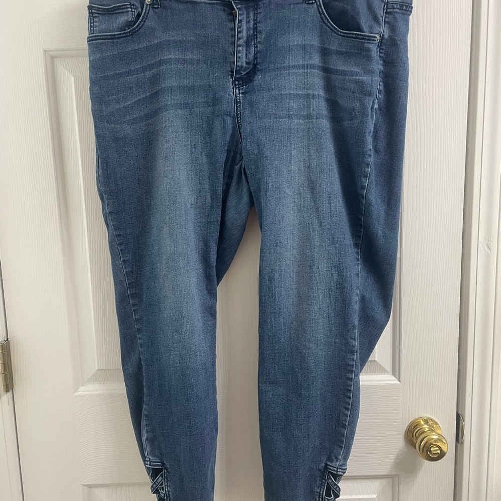 18W Westport Signature Fit Women's Skinny Ankle Jeans with cutout